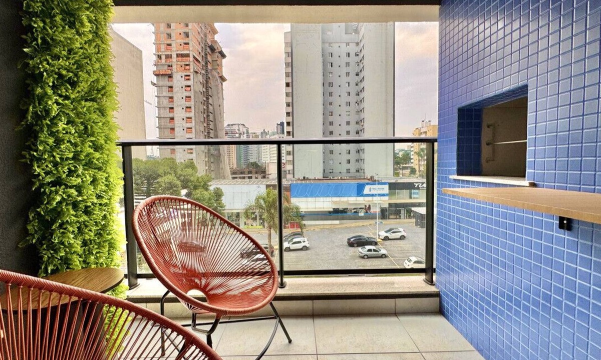 Campina do Siqueira Apartment | 1 Quarto, sacada e Churrasqueira ao lado Barigui