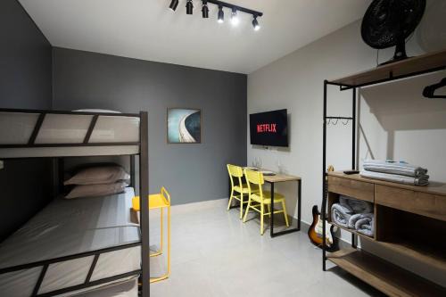 Londrina House | 108-Studio funcional com treliche prox UEL