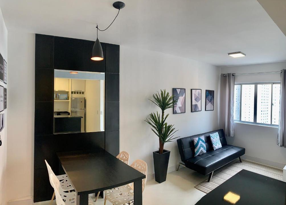 Bigorrilho Apartment | 1103- Apartamento Encantador, amplo e decorado, mobiliario moderno, cozinha completa com utensílios , Excelente vista da cidade e localização privelegiada no bairro Bigorrilho