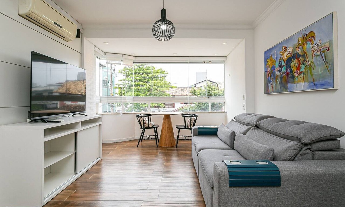 Cachoeira do Bom Jesus Apartment | 150m from the beach | 60" Smart TV #CHA15