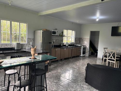 Mostardas House | 2 Air-conditioners, 3 Bathrooms, Ample Parking 6 min Lagoa on foot