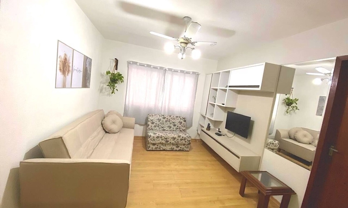 Castelo Branco Apartment | 2-bedroom apartment, 6-minute walk from the beach.