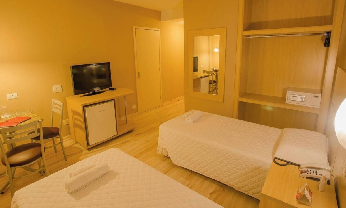 Matriz Hotel | 3 Comfortable Executive Double Twin Rooms Perfectly Located in Curitiba’s Center