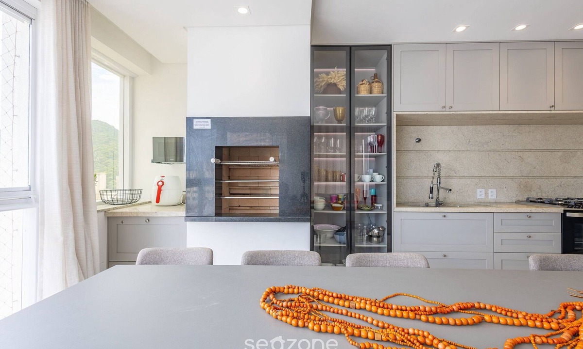 Centro Apartment | 3-suite apt 280m From sea in Itapema Vga1002