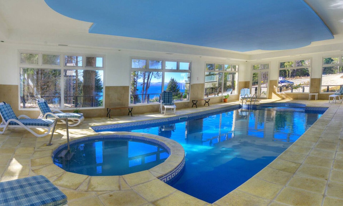 San Carlos de Bariloche Hotel | 4 Spacious Flats for Families w/Breakfast & Coworking Space -Near Melipal Beach