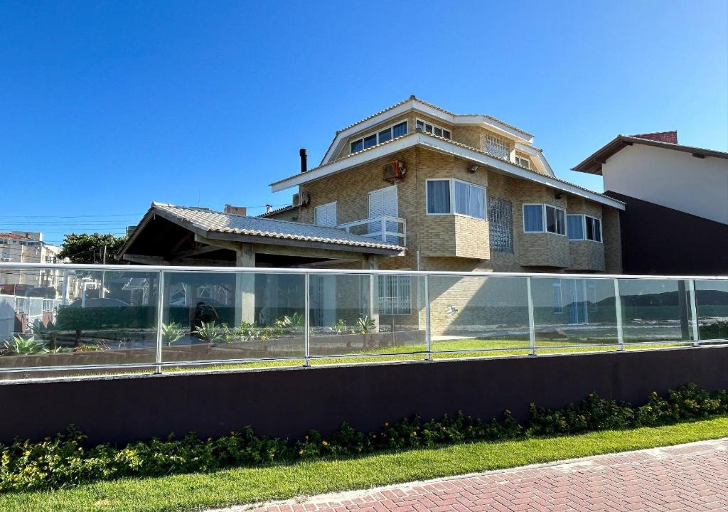 Bombas House | 413 - Casa frente mar para até 12 pessoas Praia de Bombas
