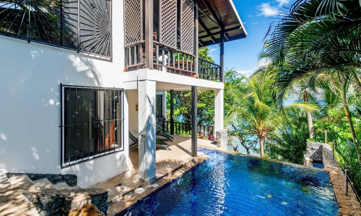 Playa Flamingo Condo | 5-BD Beachfront, Ocean-View Hillside Home