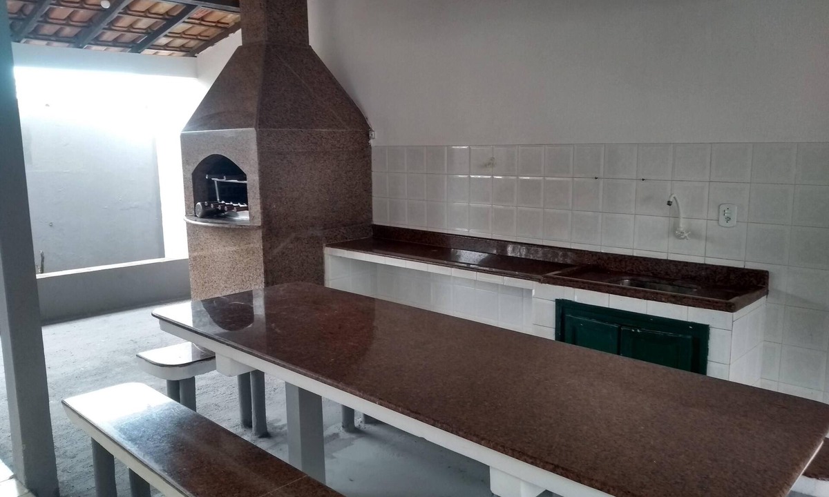 Sao Francisco de Itabapoana House | "5-Bedroom House Steps from Santa Clara Beach: Tranquility, Security"