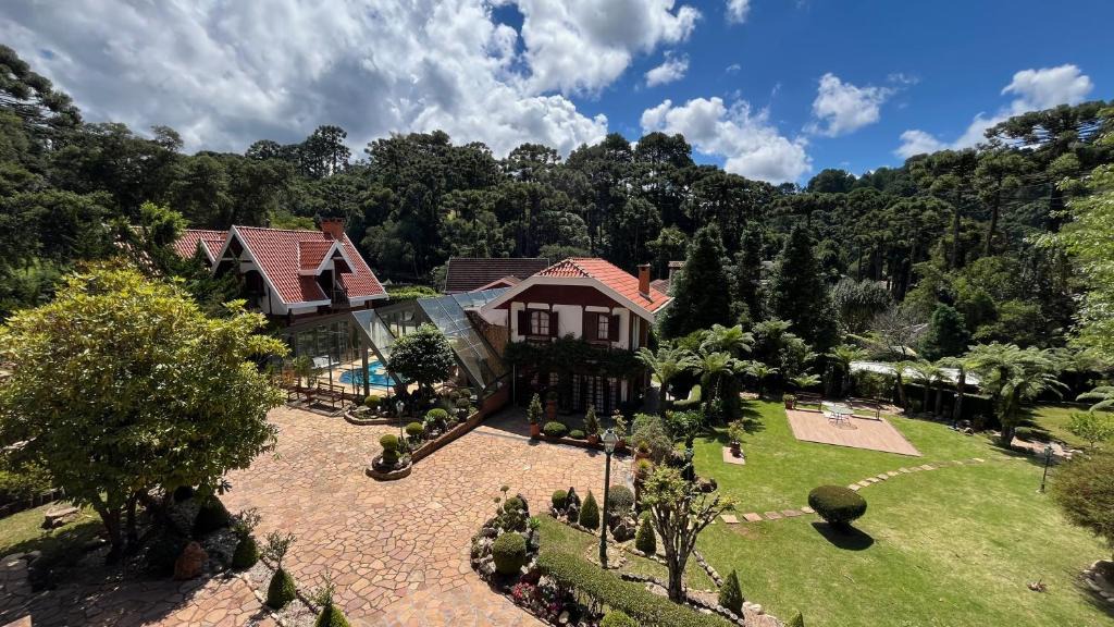Loteamento Jardim Veu da Noiva House | 650m² | Heated pool | Sauna | Nature