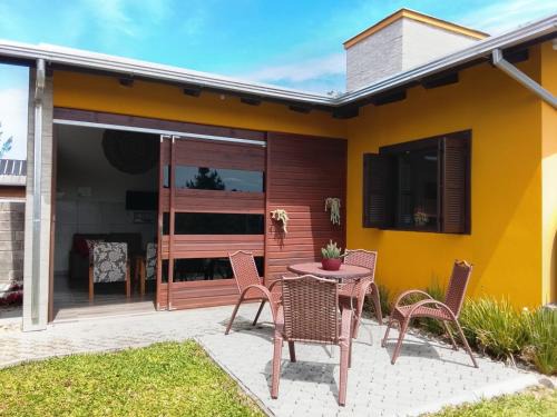 Balneario Gaivota House | A Casa Amarela -Edícula Gaivota -Conforto e tranquilidade próximo ao mar