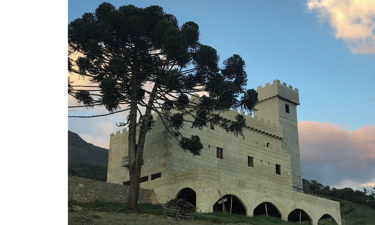 Lavrinhas House | A real Castle in a mountain, 2.5 hours from São Paulo or Rio.