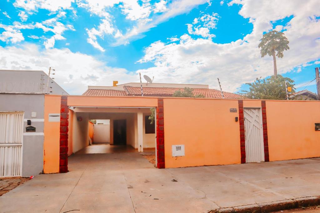 Plano Diretor Sul House | Aconchego - Casa 3/4 - ar condicionado nos 3/4 -garagem