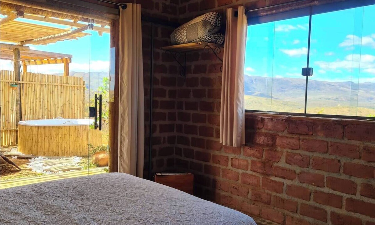 Santana do Riacho House | Adorable bungalow with fireplace and mountain views!