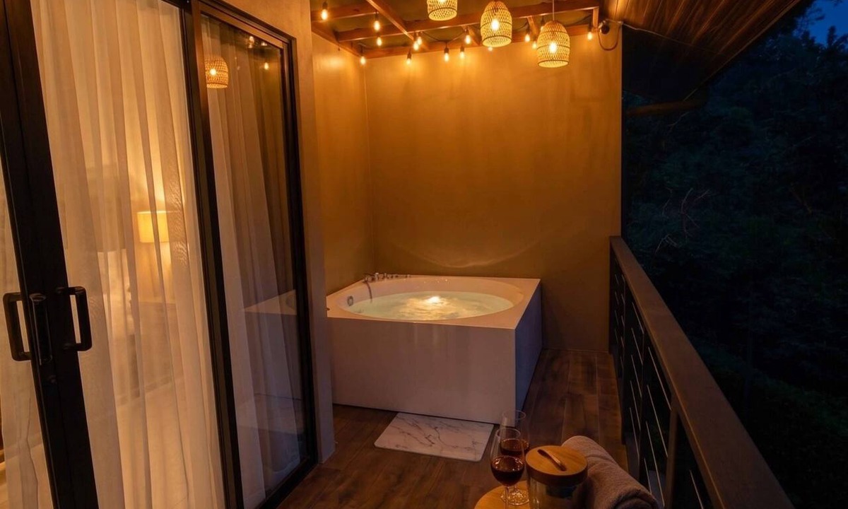 Llano Brenes Ski Chalet | Alto Bosque | Mountain Cabin with Private Hot Tub