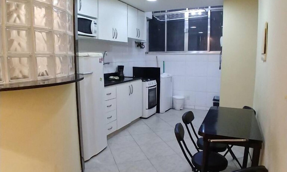 Copacabana Apartment | Amazing 2 bed apt in the beach-Internet/AC/CableTV