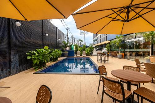 Val-de-Caes Hotel | Amazon Park Hotel