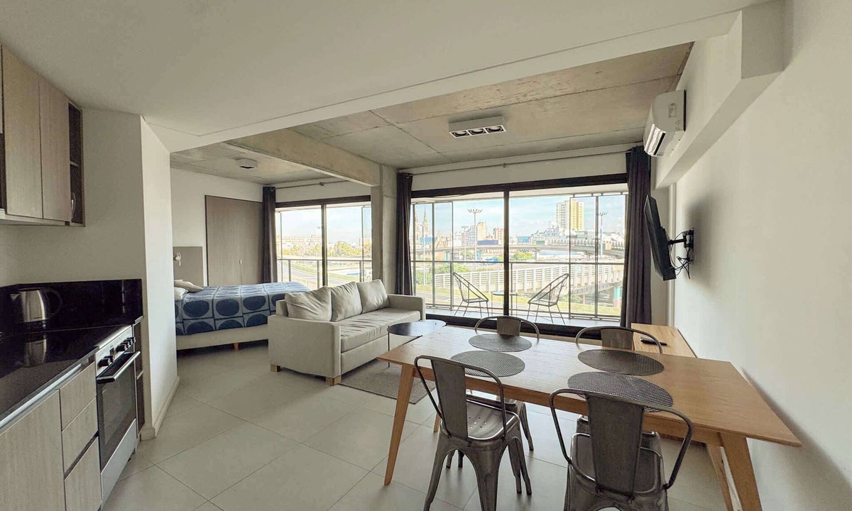 Constitucion Apartment | Amplio Loft con balcón sobre la Av 9 de Julio 6C