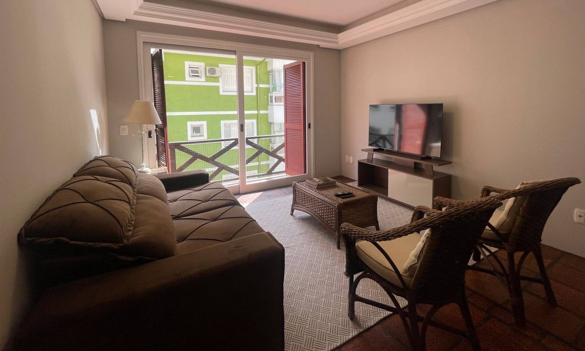 Gramado City Centre Apartment | Amplo Apartamento no Centro de Gramado. 450 Metros da Rua Coberta