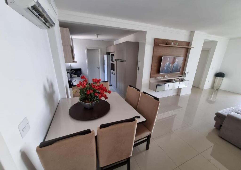 Castelo Branco Apartment | Amplo e Confortável Apto em Meia Praia Itapema