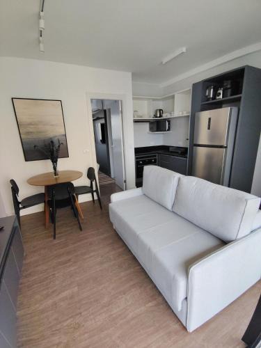 Bigorrilho Apartment | Apê da Jê - Moderno no Batel