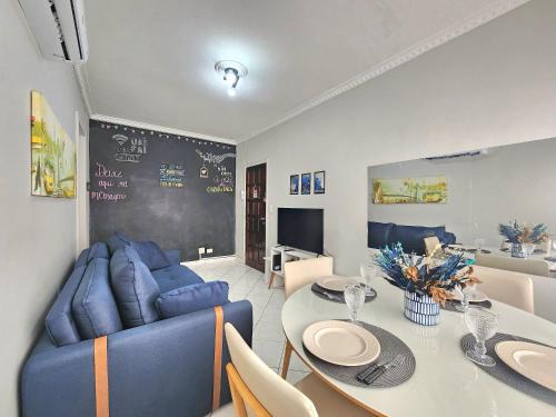 Tupi Apartment | Apê na Tupi com Ar Condicionado nos Quartos e Sala, Garagem e a 100m da praia