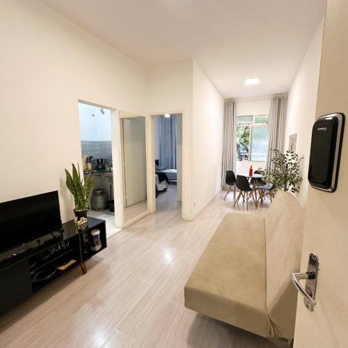 Barro Preto Apartment | Apê Nova York I Raul Soares Centro Mercado Central