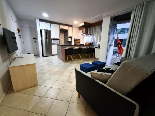 Ingleses Norte Apartment | Apartamento 700m da praia, com kit praia, estacionamento e ar condicionado