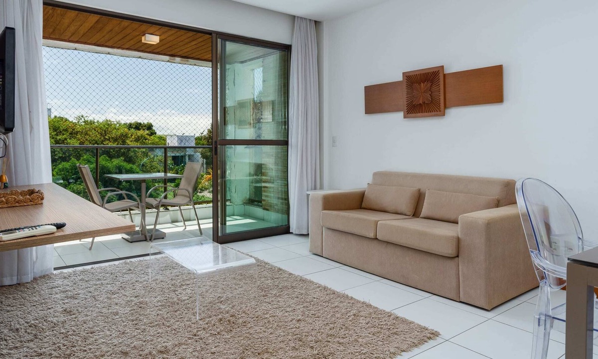 Barra de Sao Miguel Apartment | Apartamento espaçoso em condomínio com piscina