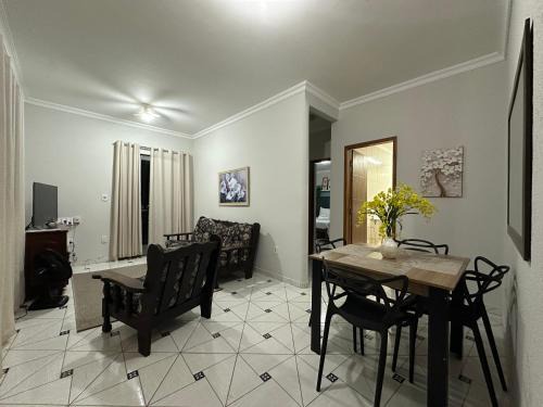 Rio das Ostras Apartment | Apartamento com varanda a 300m da Praia do Abricó