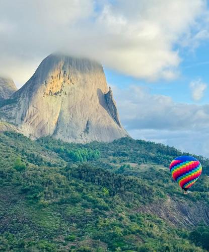 Pedra Azul Apartment | Apartamento com varanda e vista para a Pedra Azul Condomínio Vista Azul