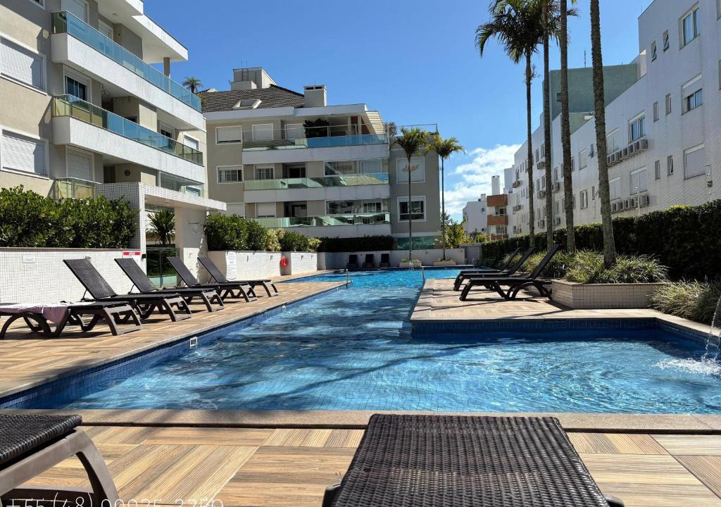 Ingleses Norte Apartment | Apartamento Frente Piscina com Vista para o Mar