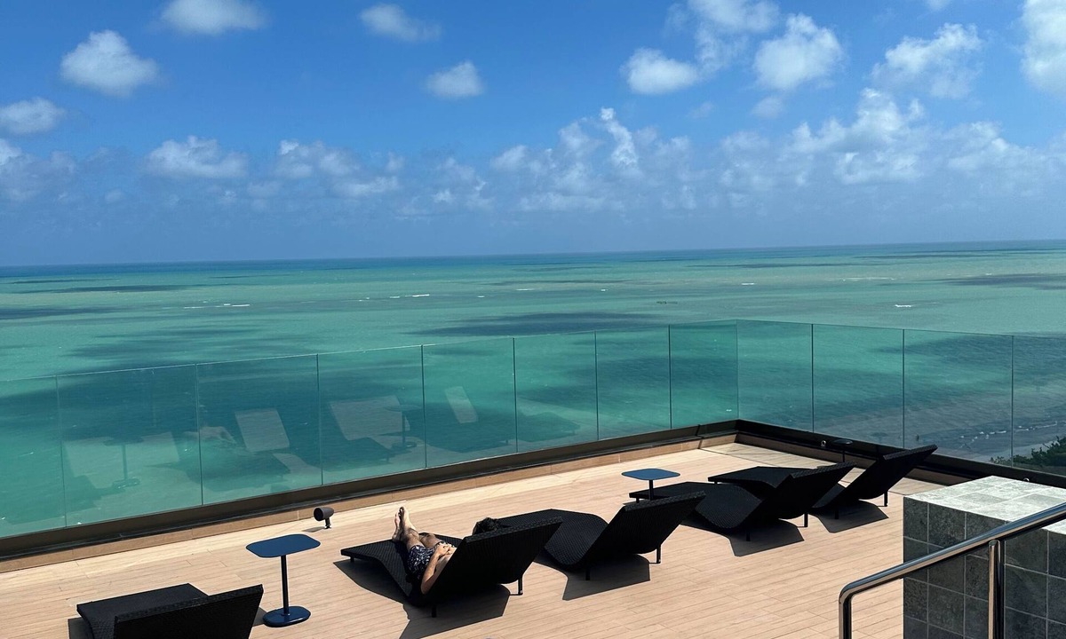 Pajucara Apartment | Apartment with balcony, double Wi-Fi, seafront of Pajuçara in Maceió, 24-hour reception