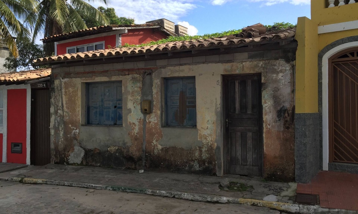 Itapua Condo | Apt steps from shops, restaurants and the sea in Vila Velha