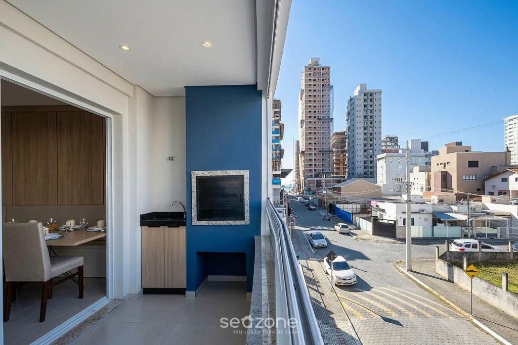 Itacolomi Apartment | Apt w/Balcony & BBQ 350m from the Sea EIM0301