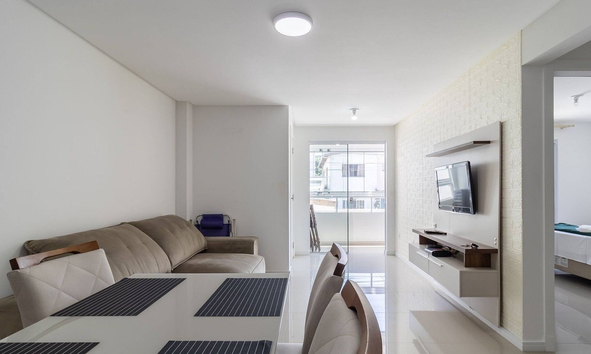 Nacoes Apartment | Apt w Balcony in a Privileg Location in BC Bfh0101
