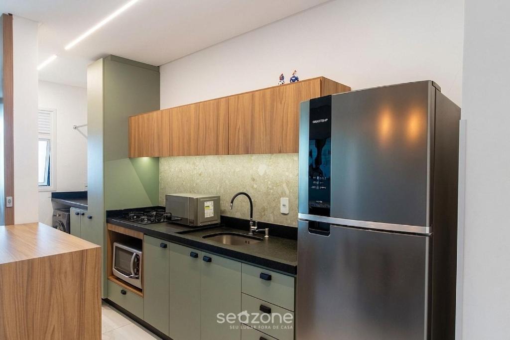 Tabuleiro dos Oliveiras Apartment | Apt. w/Balcony & Sea View in Itapema SBN0701
