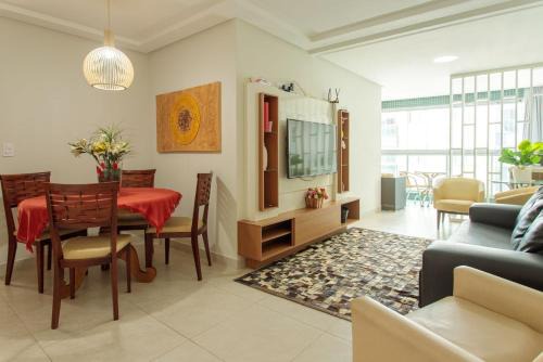 Praia do Morro Apartment | Apto a 200m da Praia do Morro c Varanda e Garagem