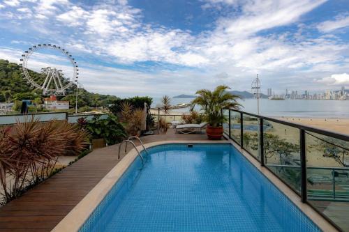 Centro Apartment | Apto de luxo com piscina privativa e vista para o mar em Balneário Camboriú