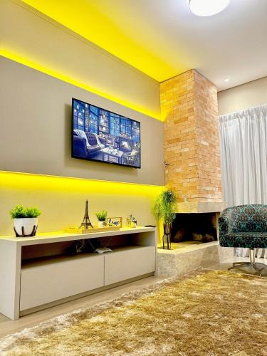 Carniel Apartment | Apto Encantador com Lareira, piscina e jacuzzi