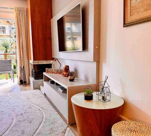 Gramado Apartment | Apto LINDO com lareira, piscina aquecida e jacuzzi