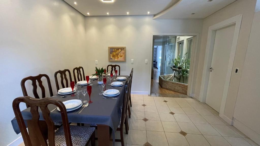 Velha Apartment | Apto todo climatizado a 5min da Vila Germânica, 3 quartos mais um quarto conjugado, berço e garagem