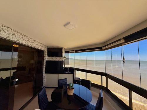 Itapema Apartment | Apto totalmente FRENTE MAR, 4 quartos, alto padrão, Itapema