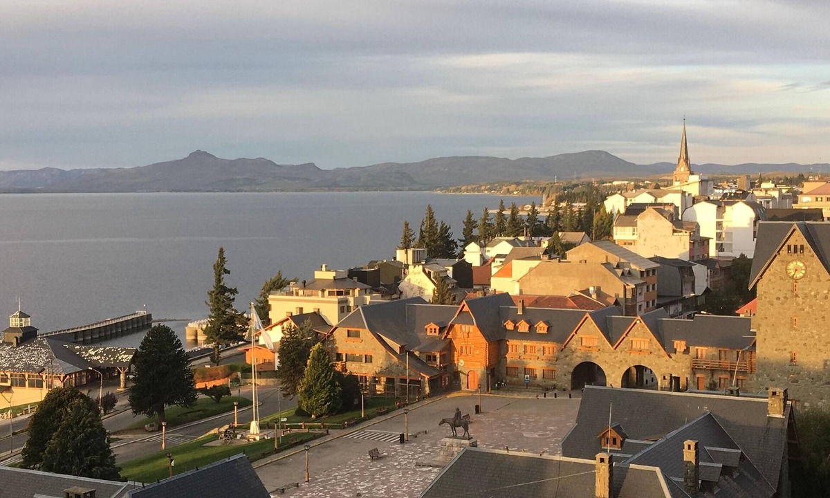 Centro Apartment | Spacious and bright apartment with an incredible lake view.