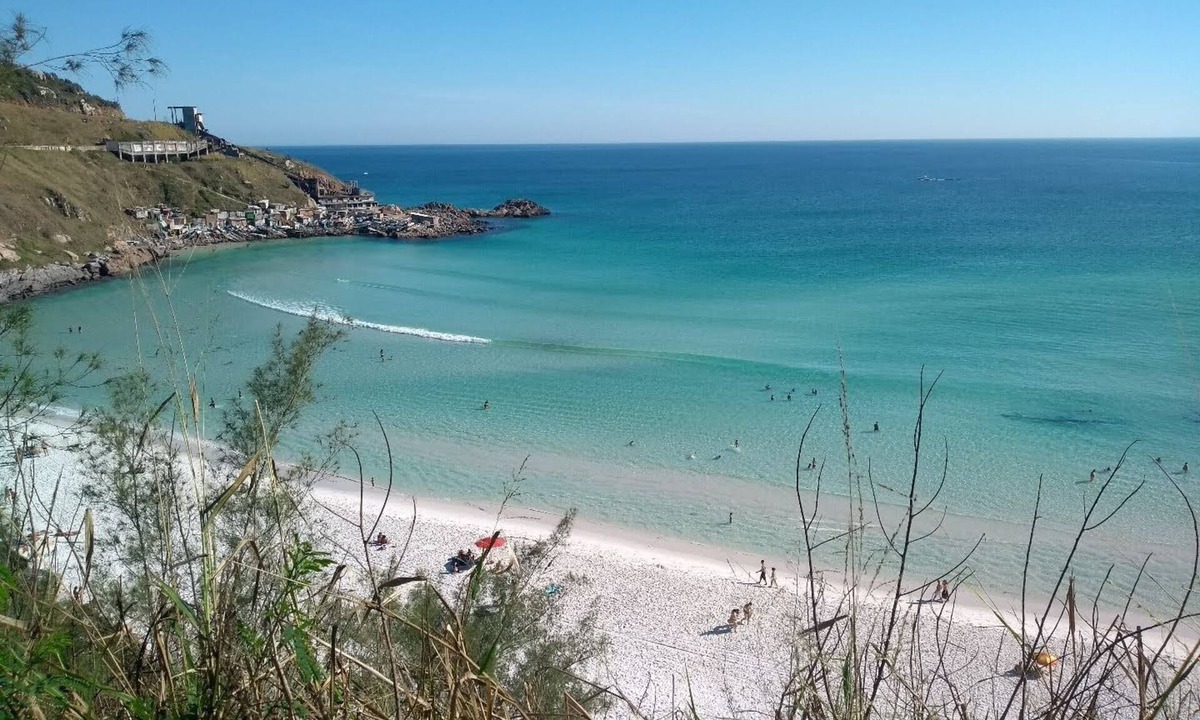 Taio Apartment | Arraial do Cabo, Praia dos Anjos and Praia do Forno Trail (Center)