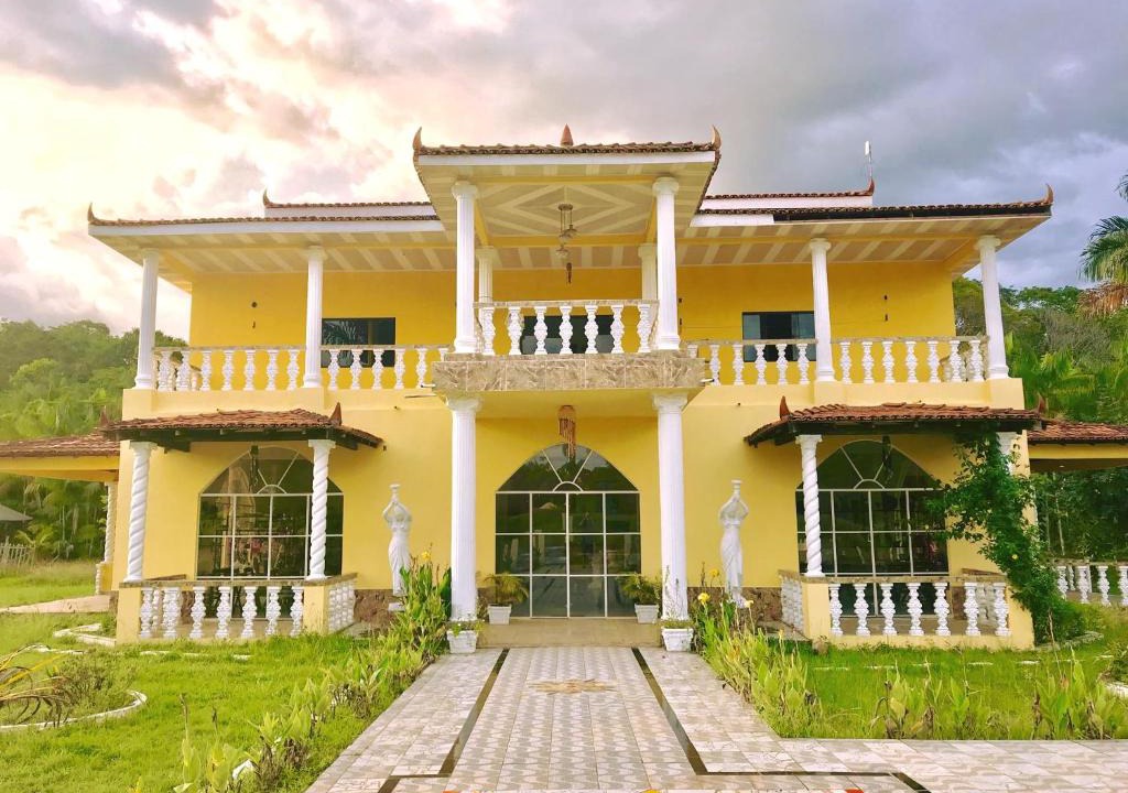 Acara House | Artes e Café