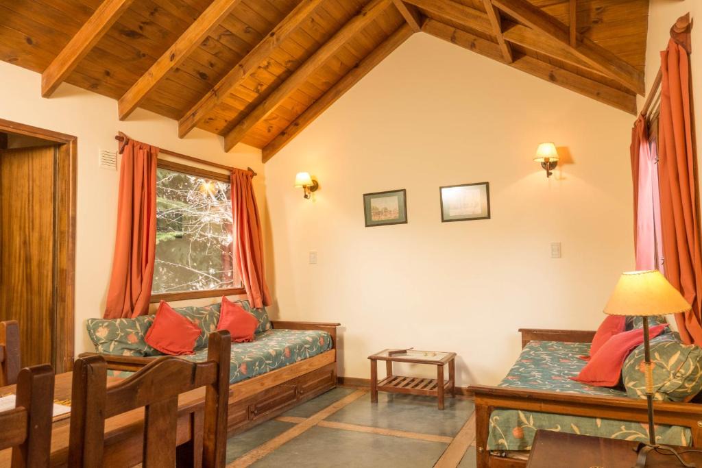 Province of Tierra del Fuego Cabin | Aves del Sur