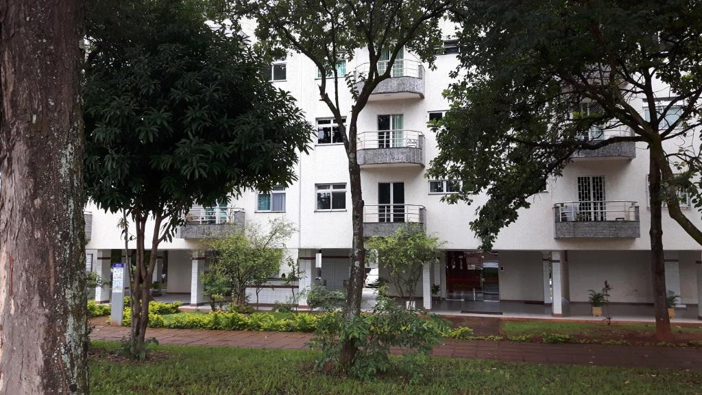 Asa Norte Apartment | Balkony 407 - Três quartos Perto UNB