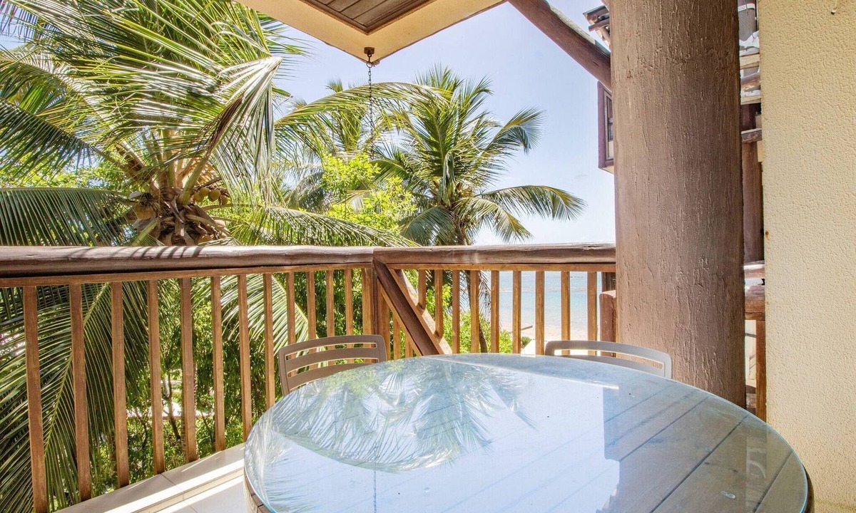 Barra de Sao Miguel Apartment | Beachfront Apartment in a Condo with Balcony