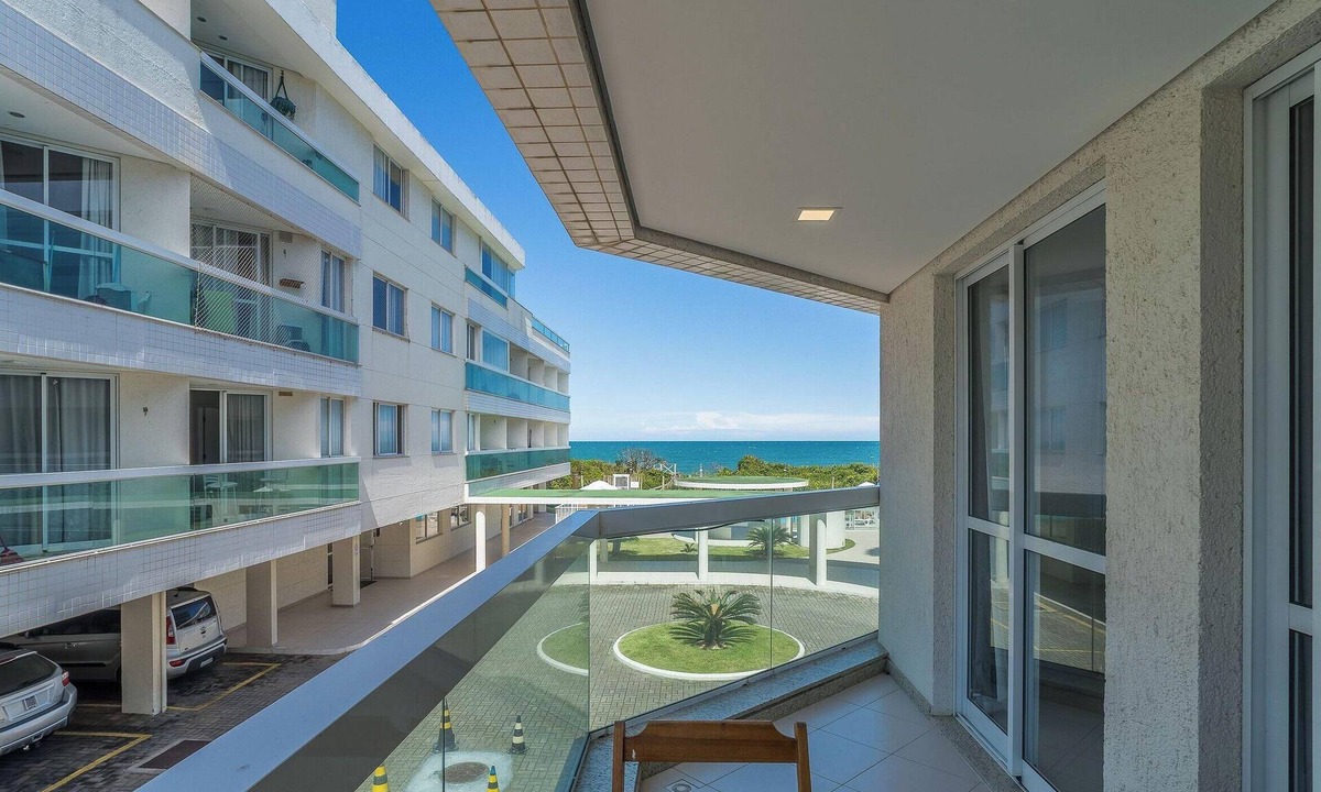 Morro das Pedras Apartment | Beachfront Condominium w/Pool in Morro das Pedras - Pros