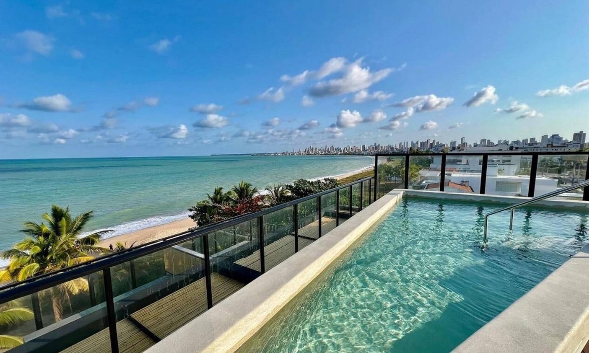 Jardim Oceania Apartment | Beachfront Gourmet Studio with Private Pool